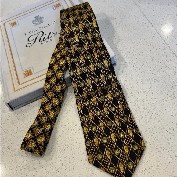 Versace Gianni black & gold Medusa Tie Silk
